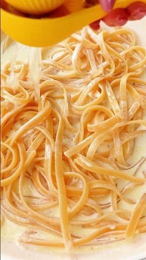 5 Ingredient Creamy Lemon Pasta (Spring Dinner in 20 Minutes) 🍋