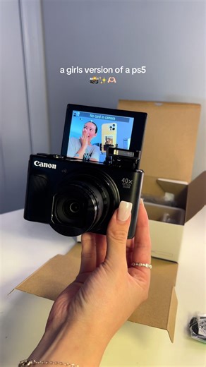 Unboxing the Canon SX740 HS Camera