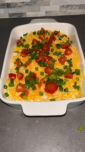7 layer dip might be my favorite chip dip! Easy to make and so good! #7layerdip #chipdip #appetizer #superbowl #food #recipe #partyfood #partyappetizer #tailgate #tailgatefood #snack #snacks #dips #diprecipe #fyp #foryou | Brooke AKA Meals and Munchies