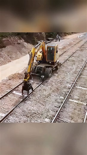 JINGGONG Excavator & Railway | JG Tamping Machine: Strong compaction, precise operation – isn’t this the core for your track stability?#TampingMachine... | Instagram