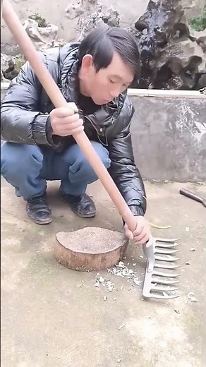 Installation process of the wooden handle for the iron rake