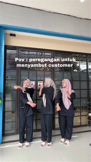 Pijat nyaman, tekanan pas Cocok buat yang capek & butuh relaksasi Sekali coba, biasanya balik lagi 👀 Book By 62 856-1220-9 📍Root Family Reflexology Caman Raya - Jatibening Baru