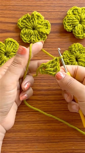How to make crochet flower stitch #amigurumi #crochetflower #crochetpattern #trending #kawaiicrochet