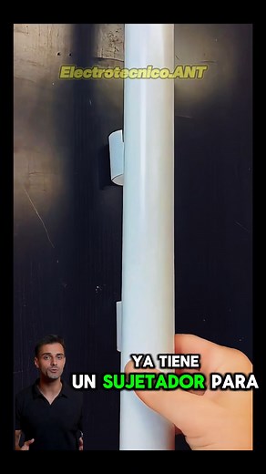 Este hombre cero un sujetador para colocar sus tubos en la pared 😱👷😱 #genio #tips #Tendencia #reelsvideoシ #viralreels | World tips