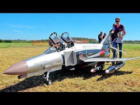 XXXL 50KG F-4 PHANTOM TWIN TURBINE RC SCALE JET FLIGHT DEMONSTRATION