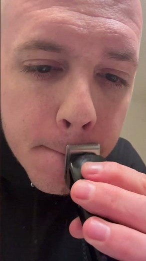 Trimming beard with the Baby Beast Trimmer