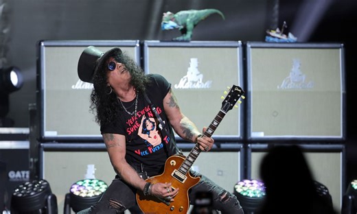 New Slash Book ‘The Collection: Slash’ Due In January
