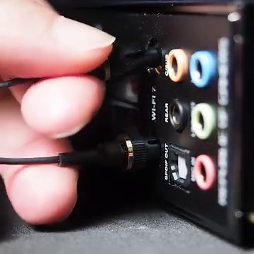 3.6K views · 26 reactions | Meet the #NEWZ790 Refresh motherboard series!朗 With the Q-Antenna, attaching a WiFi antenna to your PC is FAST and EASY! No more rotating fasteners, they simply snap into place, reducing hassle and ensuring consistent performance. Learn more: https://asus.click/Z790REFRESH | ASUS | Facebook