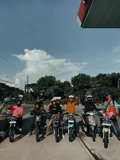 Pasukan kuli tasikmalaya 🤙 #cbnyenimaseh #cbjabar #herex #bagongliartasik #icikiwirgank #cbindonesia @gataupushinggg @kokok_ilusii dan yang lain nya
