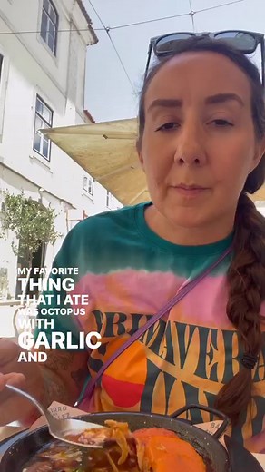 Everything I ate in Lisbon, Portugal! 🇵🇹 Portugal was my favorite European city to visit on my mini Eurotrip. It’s got that quintessential European vibe with hilly cobblestone streets and colorful old buildings. But i loved it most because of the food culture. I started by visiting Time Out Market (@timeoutmarketlisboa) to get a sample of some Portuguese staples, including bacalhau no forno - a baked cod dish with potatoes and onions. I usually love seafood but cod isn’t really for me. Still d