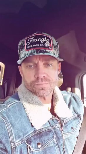 Brett Young knows Hotty Toddy. This is #HottyToddy. | The University of Mississippi - Ole Miss