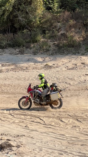 Africa twin ขี้ฝุ่นไหง่กุ๊บ #skills #enduro #adventure #motorcycle #สบแงะ