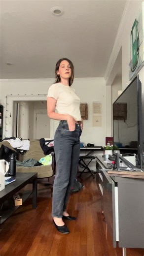 Casual Outfit Inspiration with Jeans and Ballet Flats