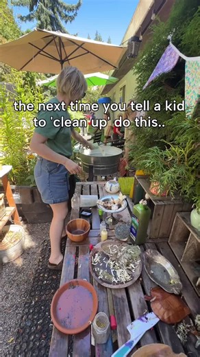 Cleaning a messy art table isn’t “common sense”, it’s a brain skill. Here’s how I teach it at The Kindred Space so kids actually learn how to finish: ✨ Warm up first: quick movement or breathing to get the brain ready to plan and sequence. ✨ Sort group: give all items a clear