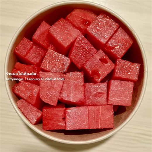 🎉เปิดแล้วค่ะอยากทานอะไรสั่งมาเลย😋 สั่งเลยอร่อยทุกอย่าง📍50 บาททุกกล่อง ✅ ปอกใหม่ทุกออเดอร์🍇🍊 📍summer mansion รัชดา 14 (ฟรี❗ค่าส่ง 10%) #ร้านผลไม้เที่ยงคืน #ผลไม้ปอกสด #ผลไม้พร้อมทาน #ผลไม้พร้อมส่ง #ของกินห้วยขวาง 🍎🍇🍉