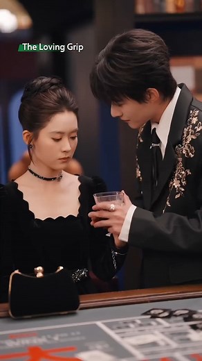 Mood: interrupted… again.😒💔 #iqiyi #thelovinggrip #zhaozhendong #diyiying #cdrama #verticaldrama #shortdrama #mustwatch #爱奇艺 #微剧 #凭爱意将她私有 #赵振栋 #翟一莹 | iQIYI US