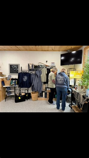 We welcomed 2 Tides Seafood Market with the City of Landrum December 17, 2025. They have been quite successful and welcomed with excitement by the community! 2Tides Seafood Market City of Landrum | Carolina Foothills Chamber of Commerce