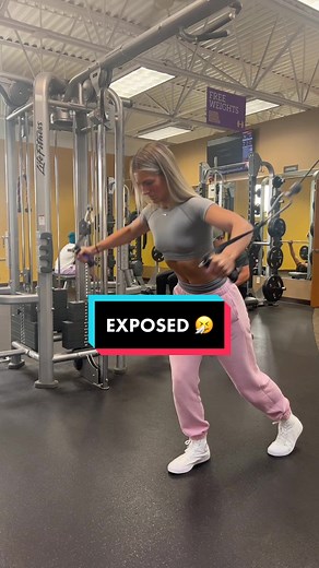 Gym Girl Exposes Herself in a Funny Upper Body Day Workout