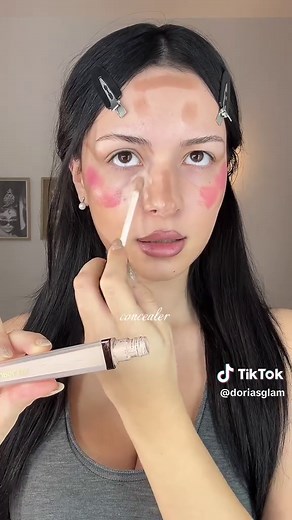 Makeup Tips for Dark Hair: Step-by-Step Tutorial