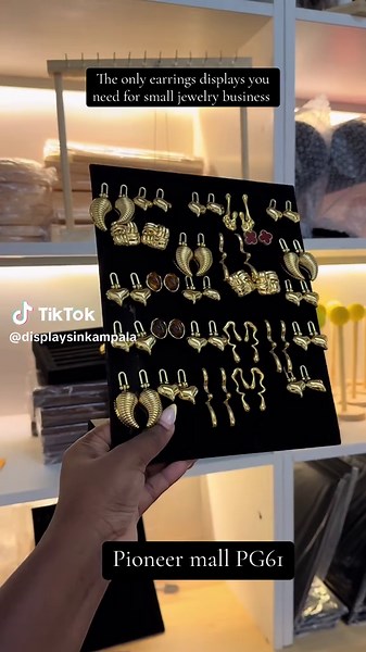 Essential Earrings Displays for Your Jewelry Business
