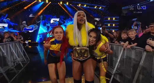 Is this a 6 woman tag build? Or a 1 vs 1? This whole story is boring as shit