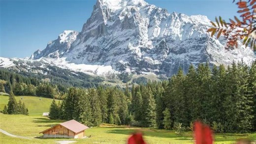 格林德瓦-菲斯特是瑞士的一个滑雪胜地，位于伯尔尼阿尔卑斯山地区。它海拔2168米，享有著名的艾格峰全景