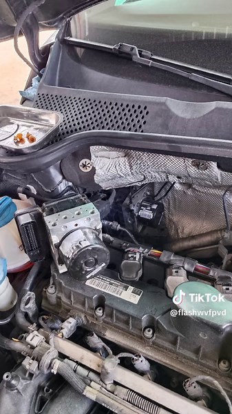 VW betlee 2012 solución a luces de ABS stabilidad freno de mano luz epc y check engine #epc #abs #flashcar #diagnostico #escaner