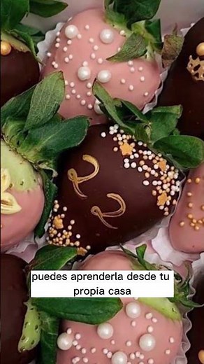 fresas con chocolate coloridas