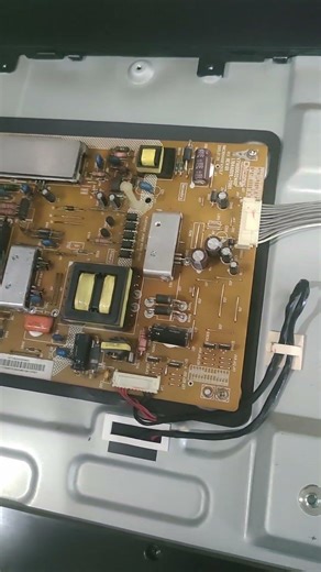 isinya dalam tv LED Toshiba 50l5550vj #tutorial #smarttv #tv #elektronik #playstation