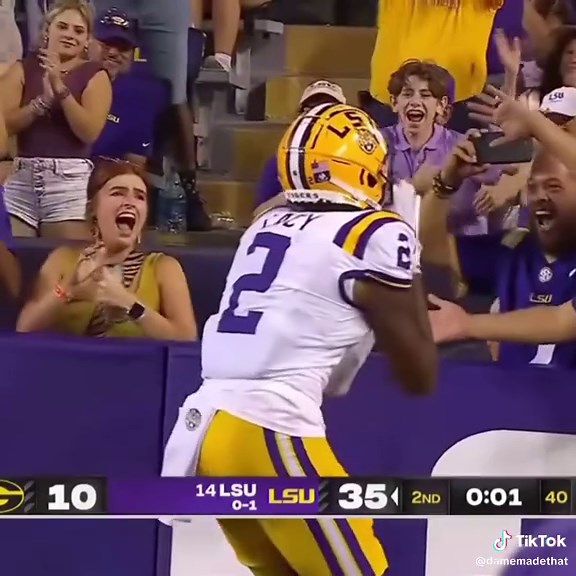 long live kyren lacy man, check on your loved ones for real 🕊️ | he seemed like the happiest player in the world : #fyp #college #collegefootball #cfb #kyrenlacy #lsu #lsutigers #rip #foryoupage #mixtape
