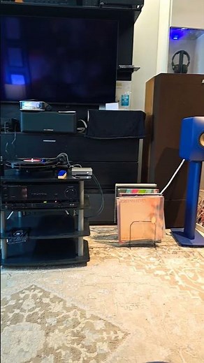 pro-ject rpm 1.3 genie luxman lv103 kef ls50 schiit mani 2 ortofon 2m blue #vinyl #music #audiophile
