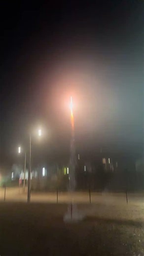 Echo blast strobe rocket 🔥🧨#loud #fireworks #pyroaddicts #pyro