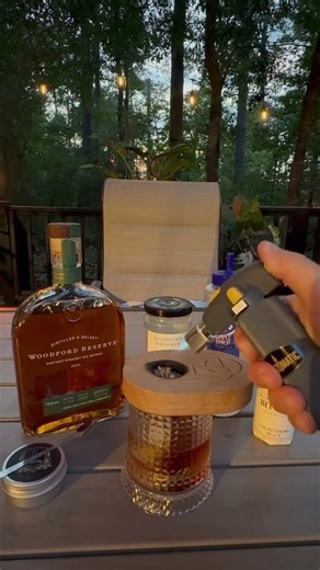 How to Make the ULTIMATE Smoked Old Fashioned (Woodford Reserve Rye) 💨🥃