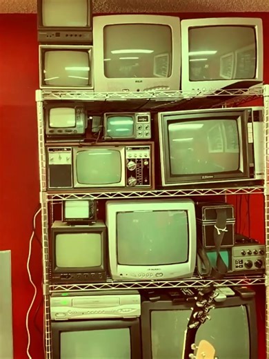 Watch complete video on YT @VINTAGETECHMALL channel. #mancave #vintagetech #vintageelectronics #analog