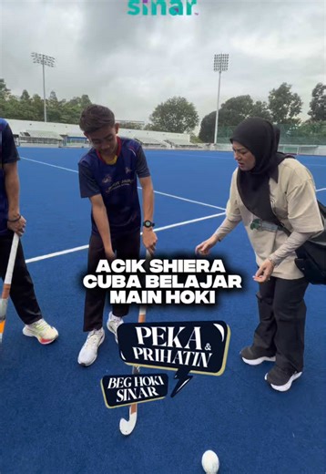 Nampak acik @shieraijoy ada gaya jadi pemain ni, cuma kena polish sikit je. Kita tengok kejap lagi boleh jadi pemain hoki atau pun main main ya 🤏🏼 #SINARKongsi #PekaDanPrihatin