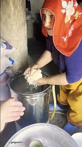 Oje süren yeğenine Senin tırnakların pis diyor #köy #tereyağı #komik #keşfet