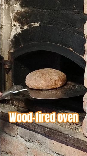 Baking bread using wood-fired oven | Leivän paisto leivinuunissa