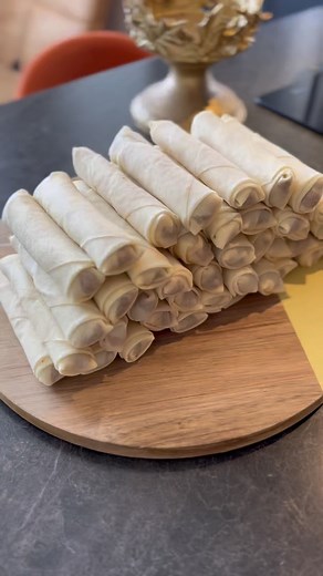 82 reactions · 29 shares | It just takes 1 lumpia a day to make an overseas Filipino feel not far away…… from home! #food #foodie #foodporn #cooking #viral #trending #dinner #lunch #viralreels #eat #pinoy #pinoyincanada #lumpia #philippines #filipino #ofw | Thefoodtourist | Facebook