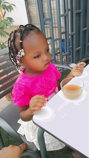 Vidéos de La poupée chinoise 💍💍❤️❤️ (@uneseulvie26) avec Manger, manger - Caillou