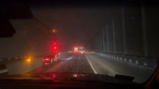 ❄️❄️ We’re tracking snow and the conditions in Northern Virginia this morning. Here’s a look at 95 outside of Stafford just after 5am. Schools are closed here today. | Jessica Albert TV