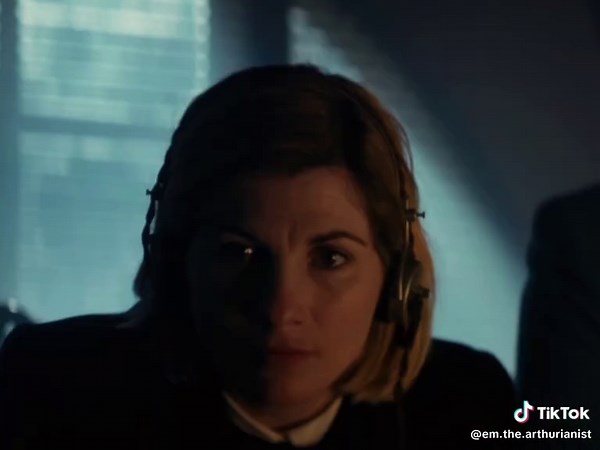 #THOSCHEI ☆ Running is only fun when someone is chasing you || #thedoctor #tardiscrew #doctorwho #enemiestolovers