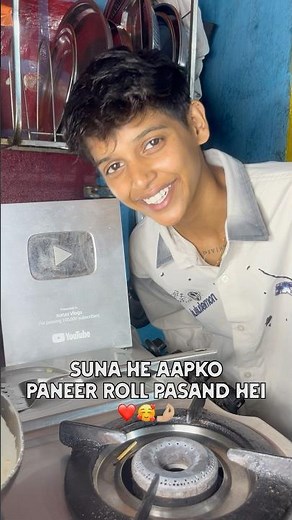 Paneer roll❤️🥰 #suruuvlogs #youtubeshorts #shortsyoutube #shortsfeed #shorts #song #paneerroll #yt