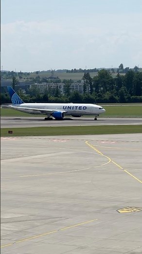 United Airlines B777 Takeoff on Runway 34 at Zurich Airport #shorts #united #zurichairport
