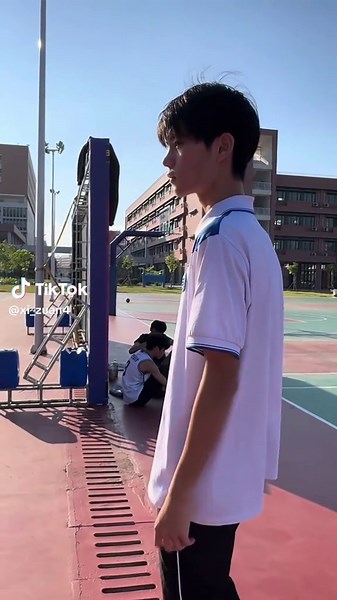 High School Experience in China: A Chinese Boy's Perspective