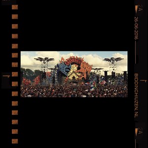 𝗕𝗜𝗗𝗗𝗜𝗡𝗚𝗛𝗨𝗜𝗭𝗘𝗡 '𝟭𝟲 | Who remembers this legendary performance together with Techno Boy and with the surprise act being non other than Headhunterz 🙏🏻 Those where some very special moments back then on stage! ✨ | DJ The Prophet