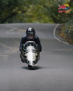 Converting scrap metal in to works of art is what The Rag and Bone Man does and he does it well 🔥. Watch as he builds a mindblowing gravity bike from a bed frame, a broken bike and a fighter jet cone 🤯 . Full video 👉 https://win.gs/3DHyNch | Red Bull Bike