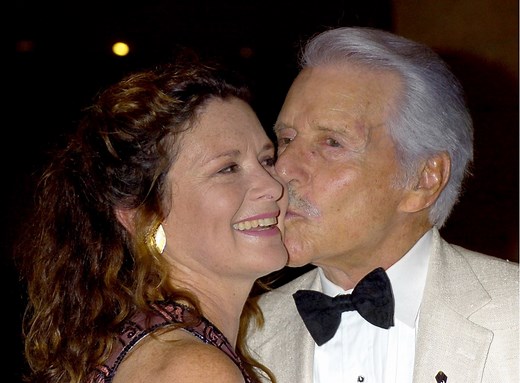 Efrem Zimbalist Jr., star of ‘The F.B.I.,’ dies at age 95