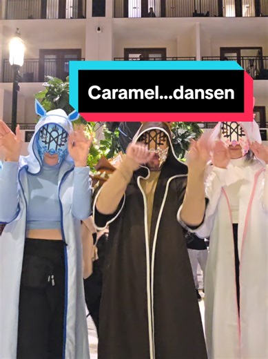 Glaceon: @Clem⋆⁺₊⋆ Sylveon: (📷) jackalope_cc Not pictured espeon: (📷) rulerofpepples eevee: Me #eeveelution #cosplay #sleeptoken #magfest #pokemon