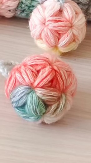 1.2M views · 10K reactions | Crochet Flower Stitch Ball -Crochet Keychain Tutorial | DailyCrochet.com | Facebook
