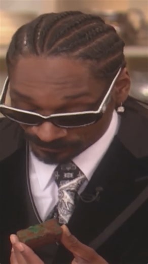 Our favorite dynamic duo of Martha and Snoop Dogg team up to make festive fudgy chocolate brownies in this classic clip. The secret ingredient? A generous topping of green sprinkles, which adds a pop of holiday color. Get the recipe: bit.ly/4pdaSdc | Martha Stewart